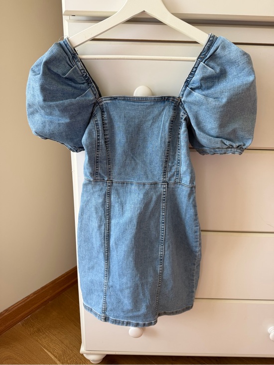 H&M Dresses & Skirts - H&M Light Blue Puff-Sleeve Denim Mini Dress